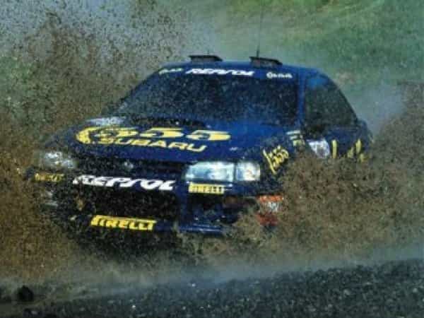historia subaru 1990